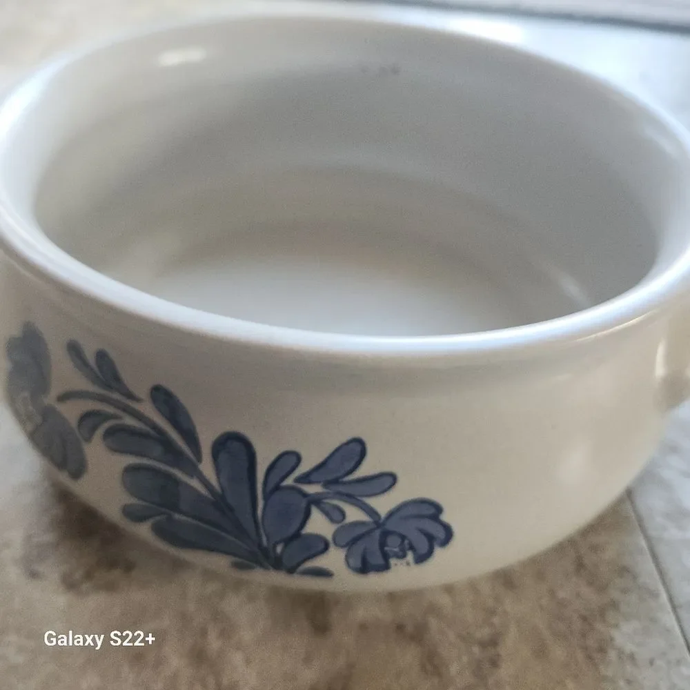 Pfaltzgraff yorktowne 2qt